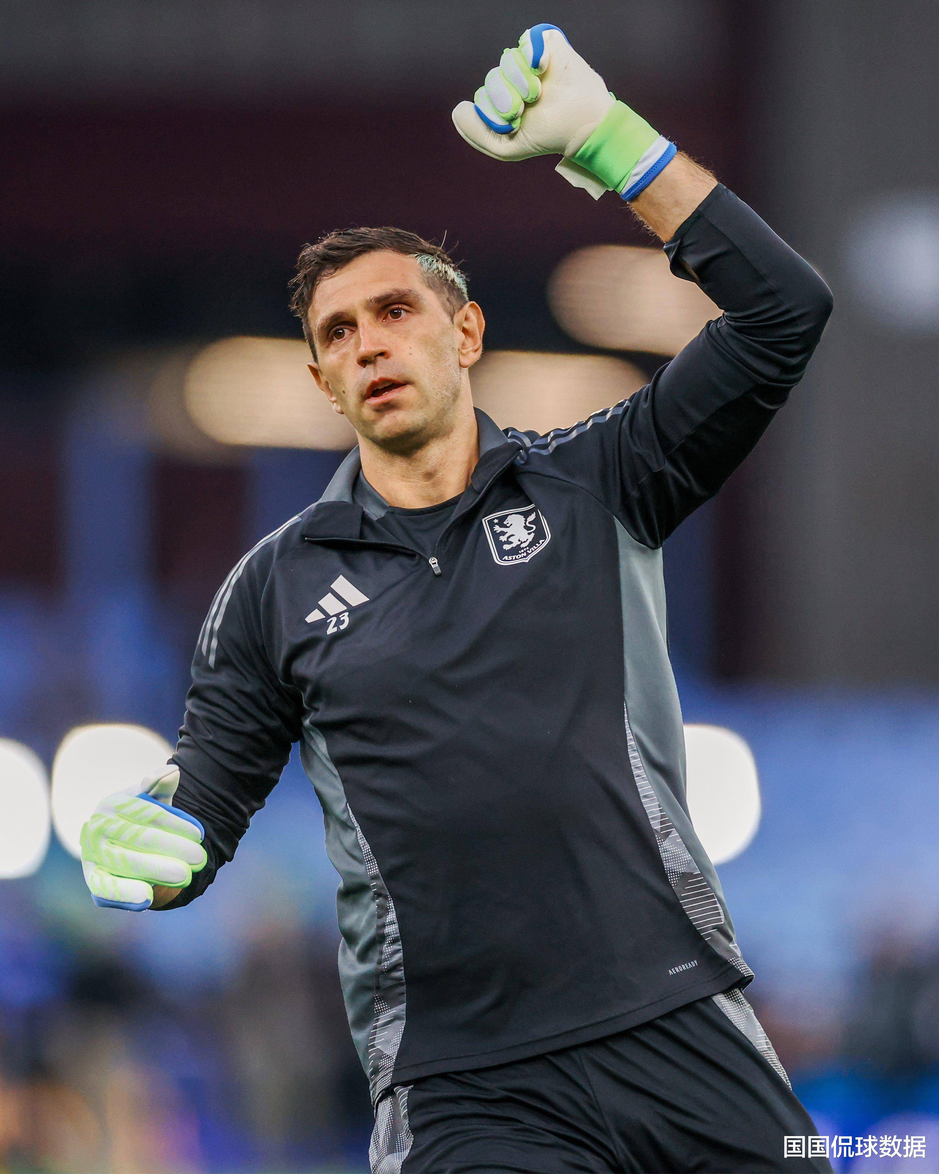 详细阅读:乐鱼体育平台-国际比赛日阿斯顿维拉备战社区盾,复出首秀细节曝光,震撼外界,临场指挥获称赞的简单介绍-乐鱼体育平台 乐鱼体育平台-国际比赛日阿斯顿维拉备战社区盾,复出首秀细节曝光,震撼外界,临场指挥获称赞的简单介绍-乐鱼体育平台